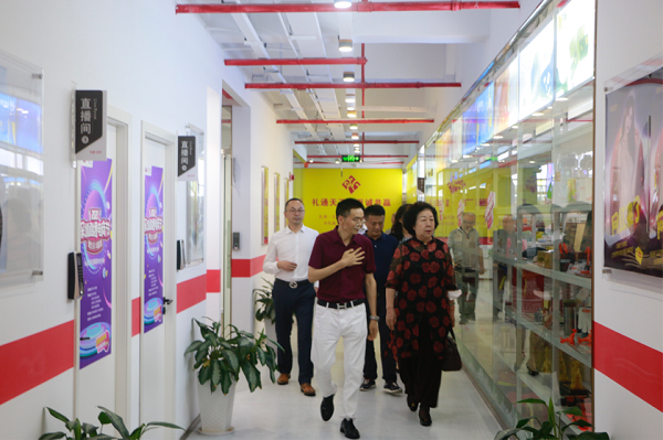 深圳市企業(yè)聯(lián)合會、深圳市企業(yè)家協(xié)會黨委書記于劍一行到禮至控股集團(tuán)調(diào)研